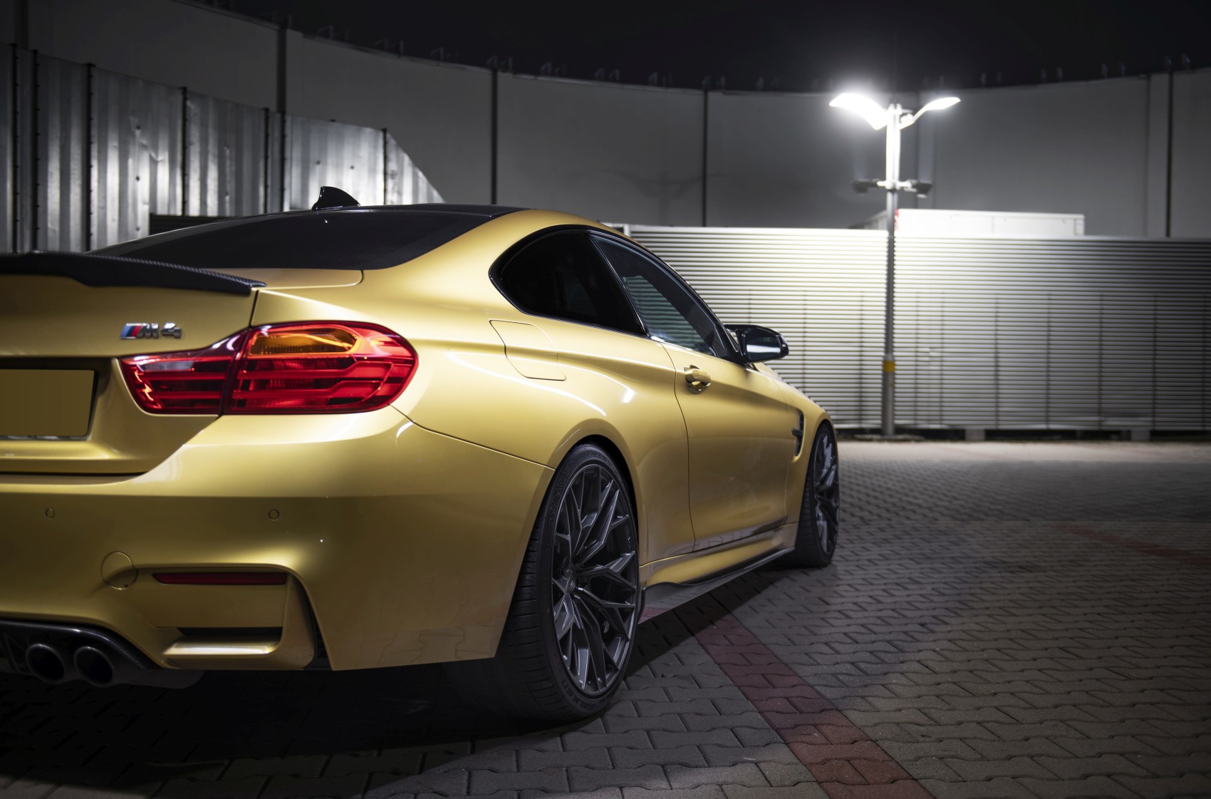 BMW 4 Series / M4