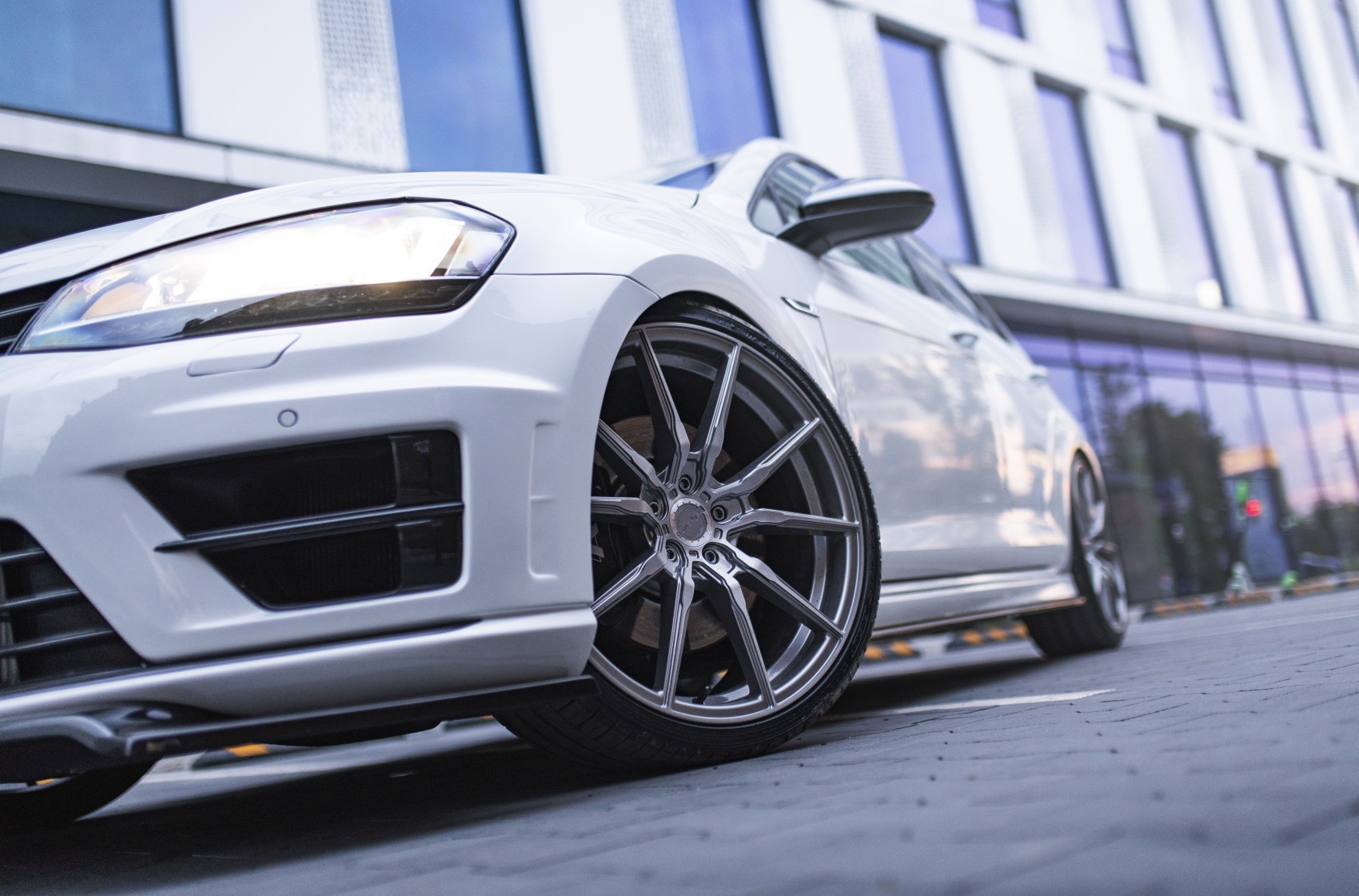 Volkswagen Golf / R / GTI