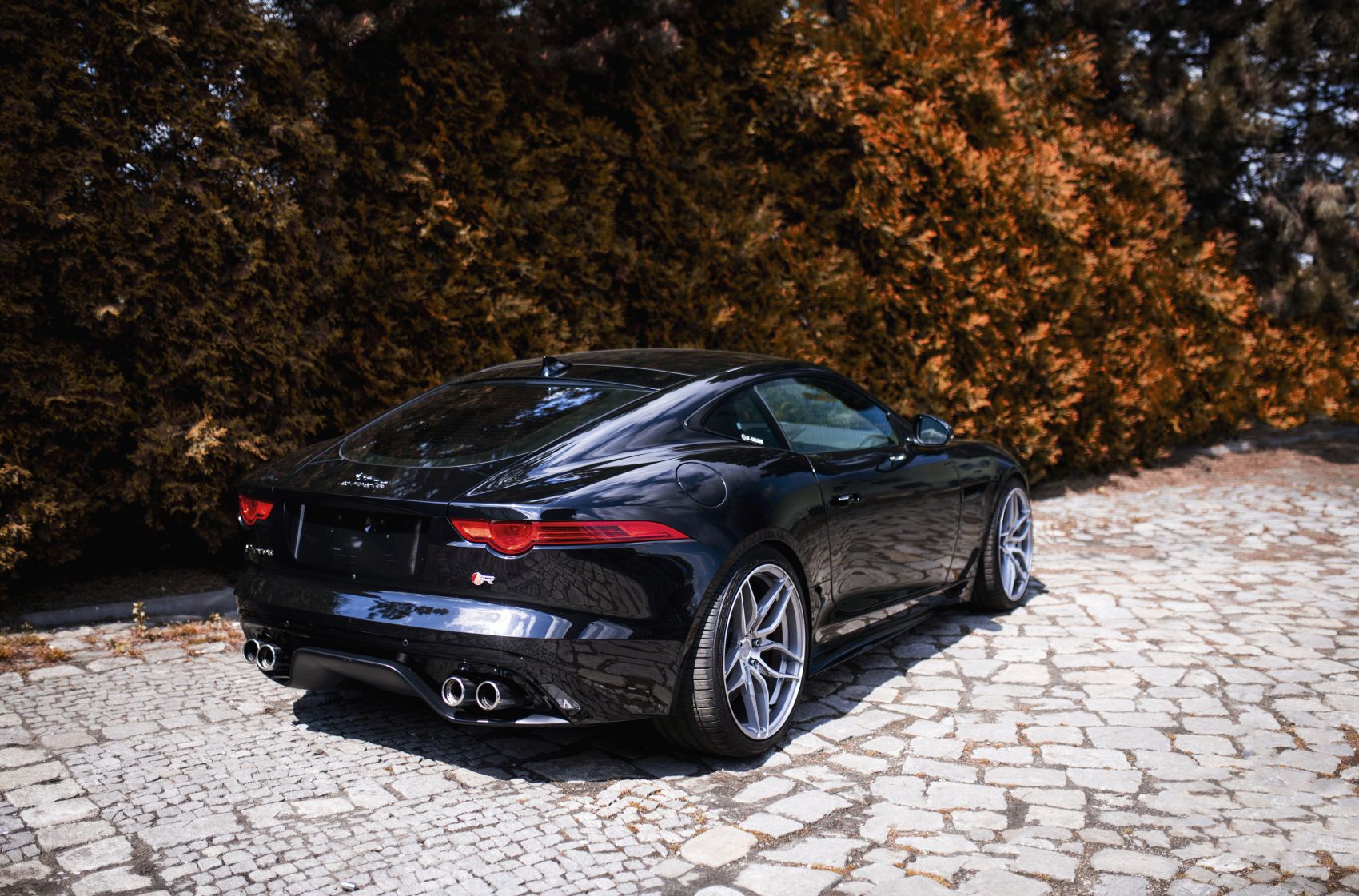 Jaguar F-type R