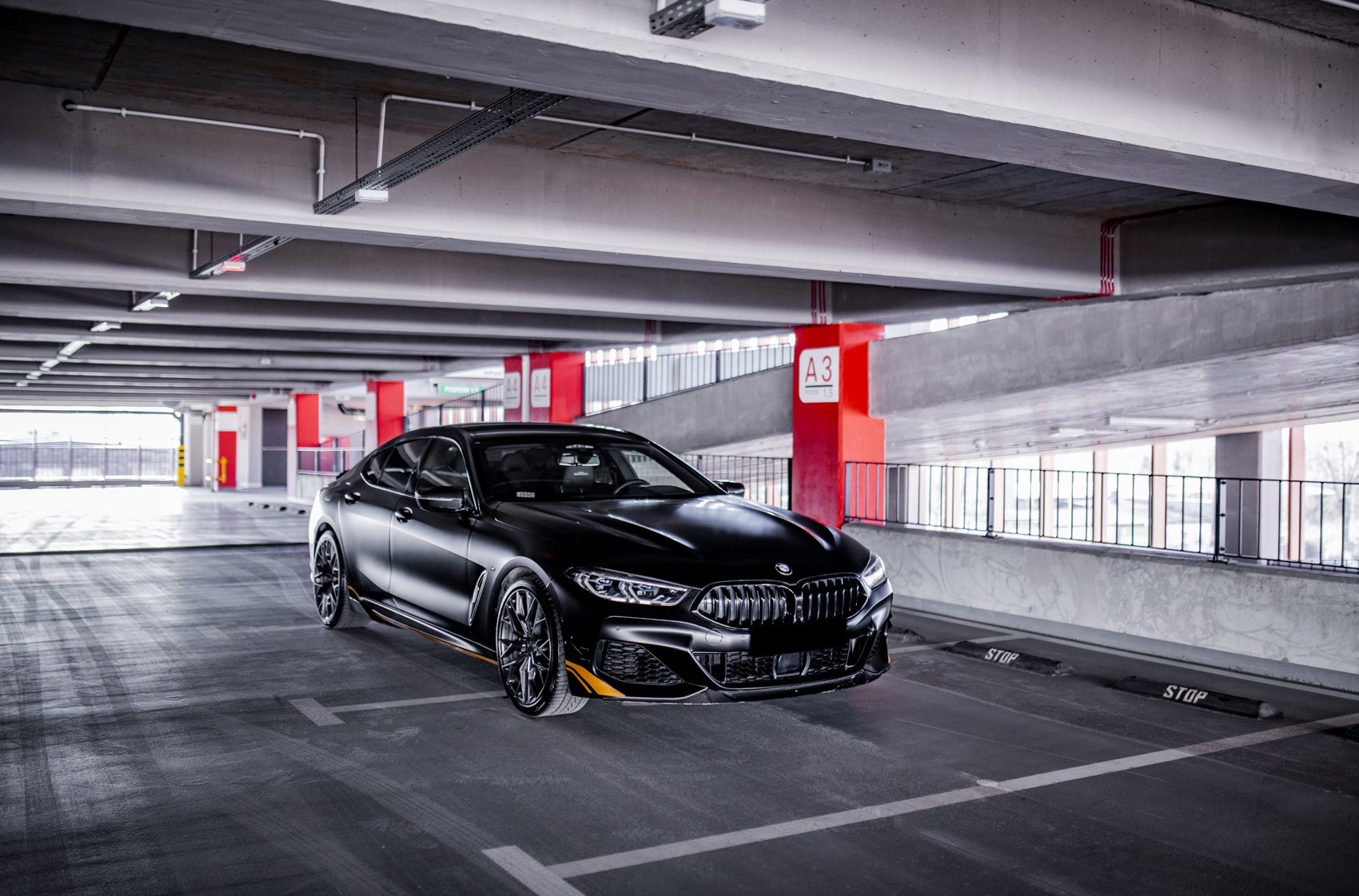 BMW 8 Series / M8