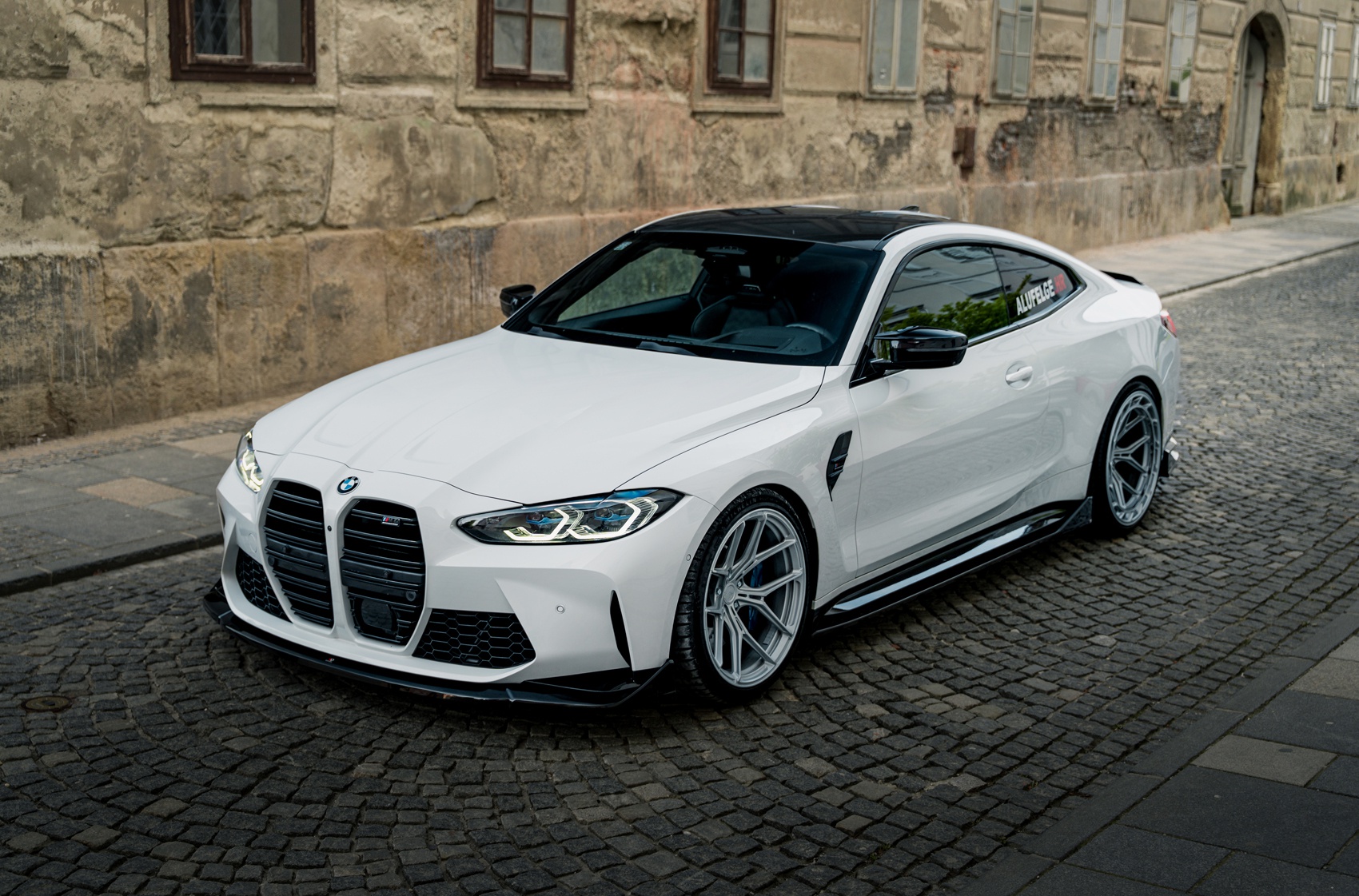 BMW 4 Series / M4