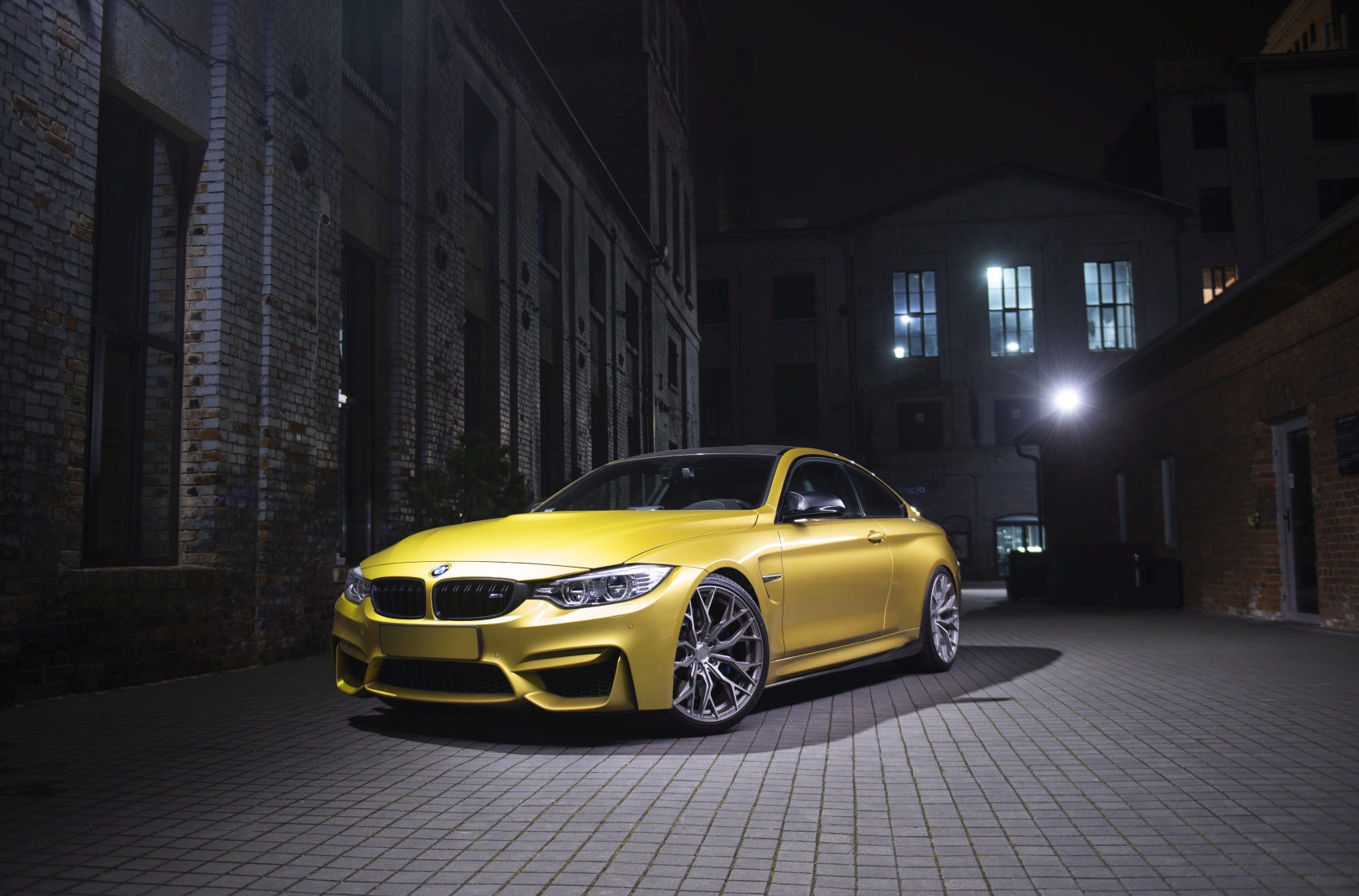 BMW 4 Series / M4