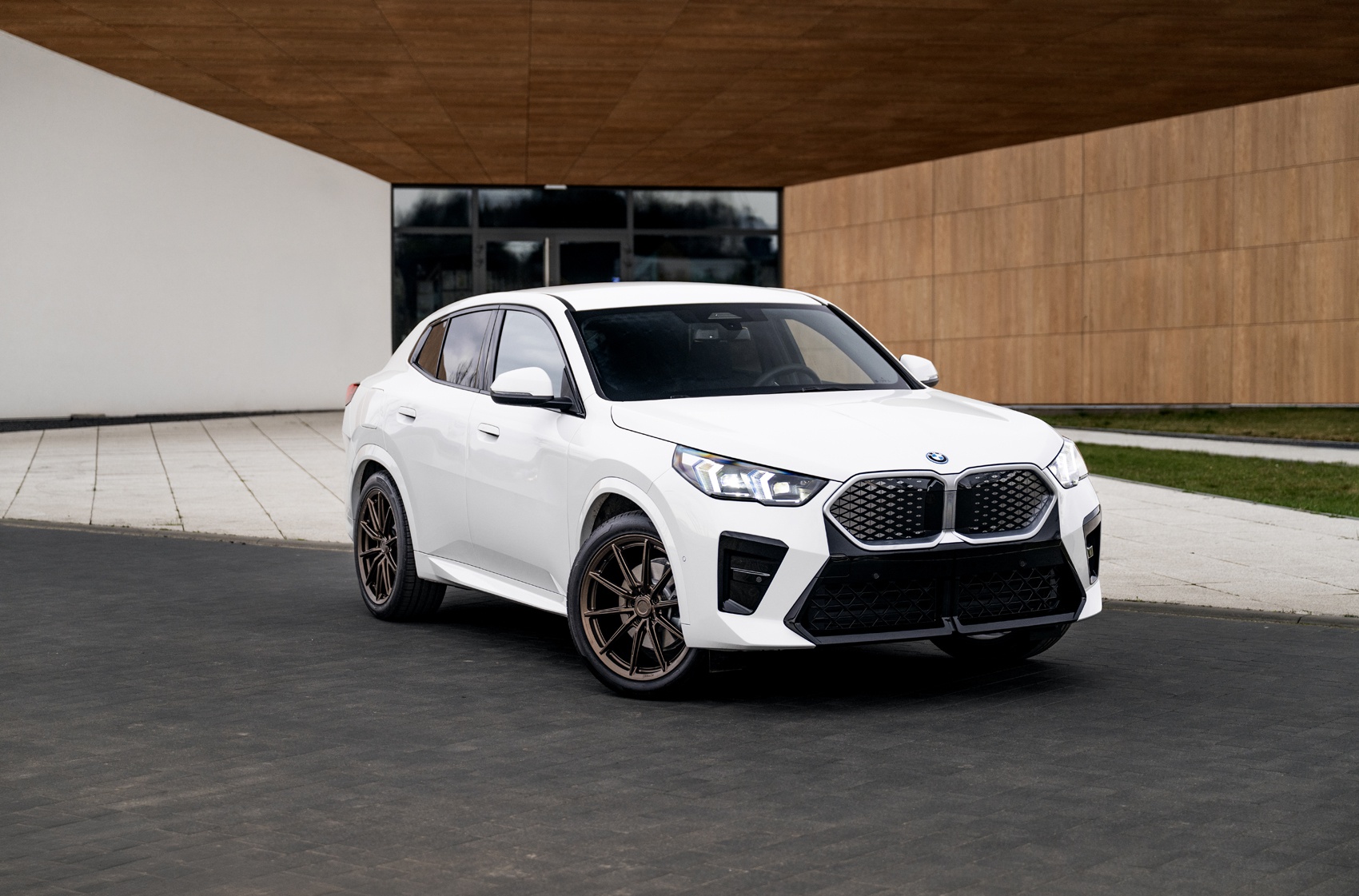 BMW ix2