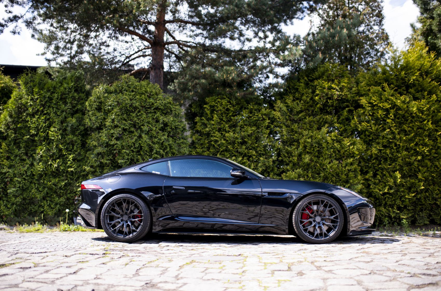 Jaguar F-type R