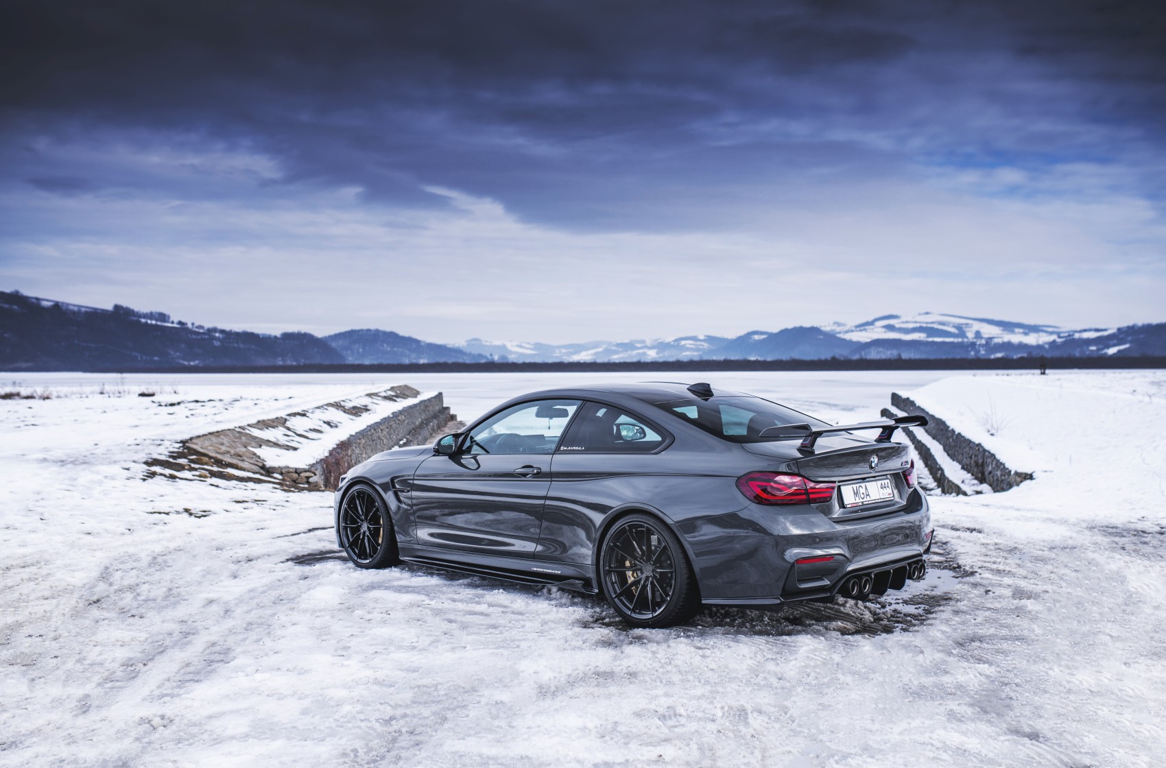 BMW 4 Series / M4