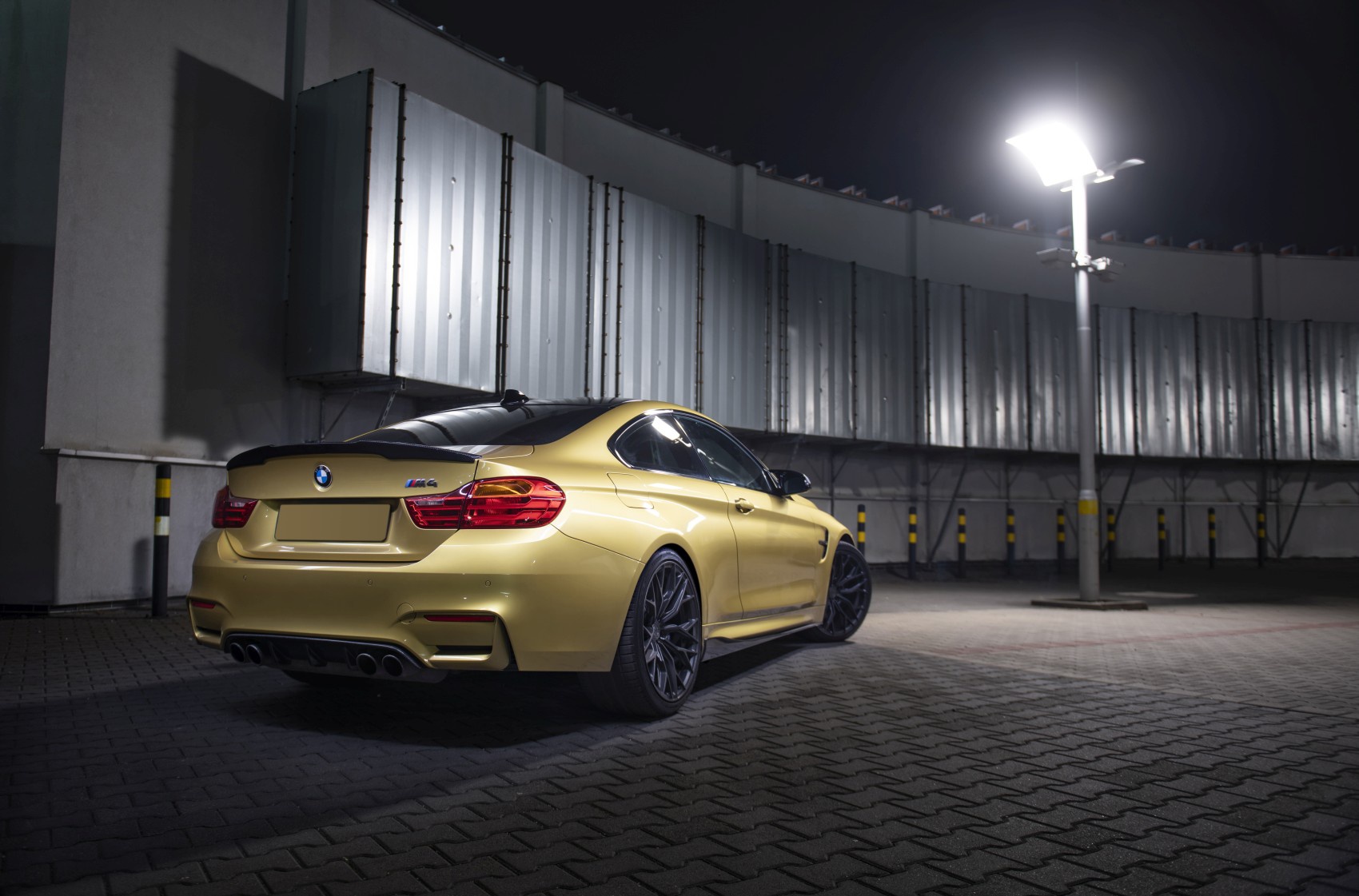 BMW 4 Series / M4