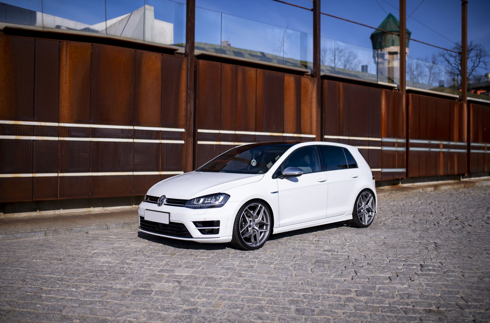 Volkswagen Golf / R / GTI