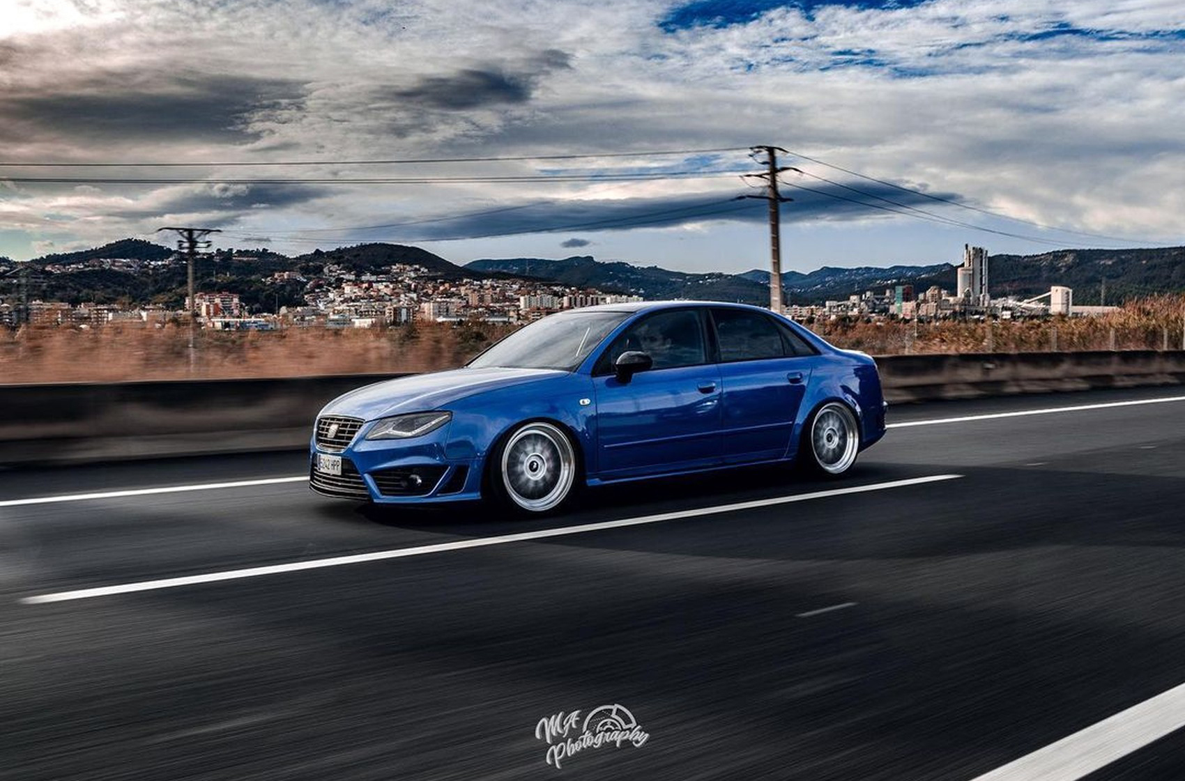 japan-racing-jr23-1058-01