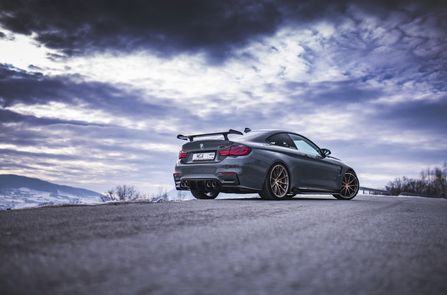 BMW 4 Series / M4