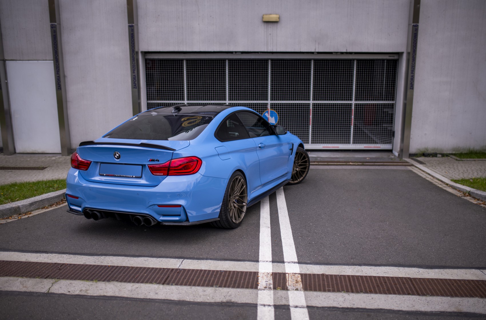 BMW 4 Series / M4