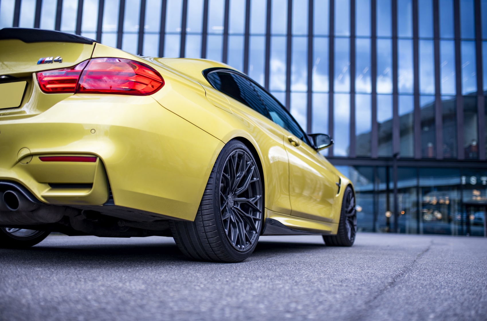 BMW 4 Series / M4