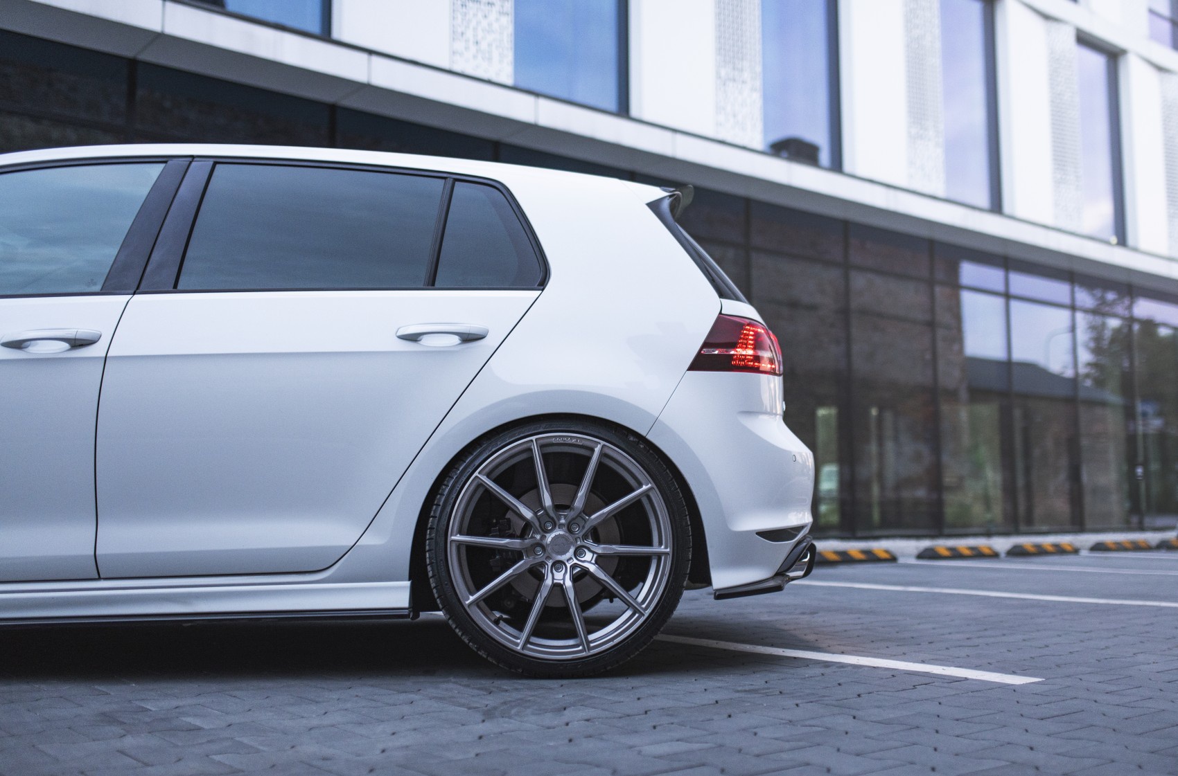 Volkswagen Golf / R / GTI