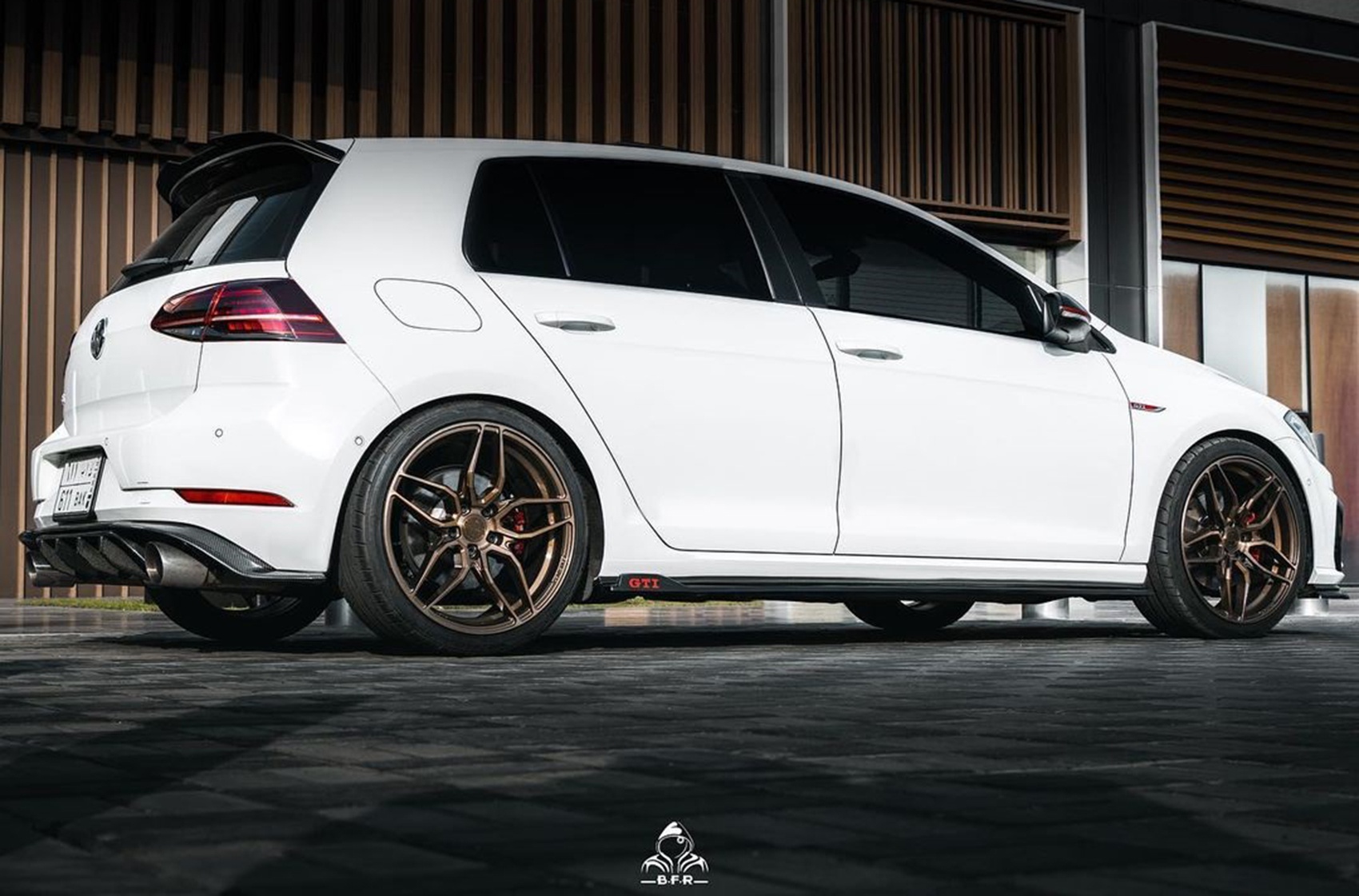 Volkswagen Golf / R / GTI