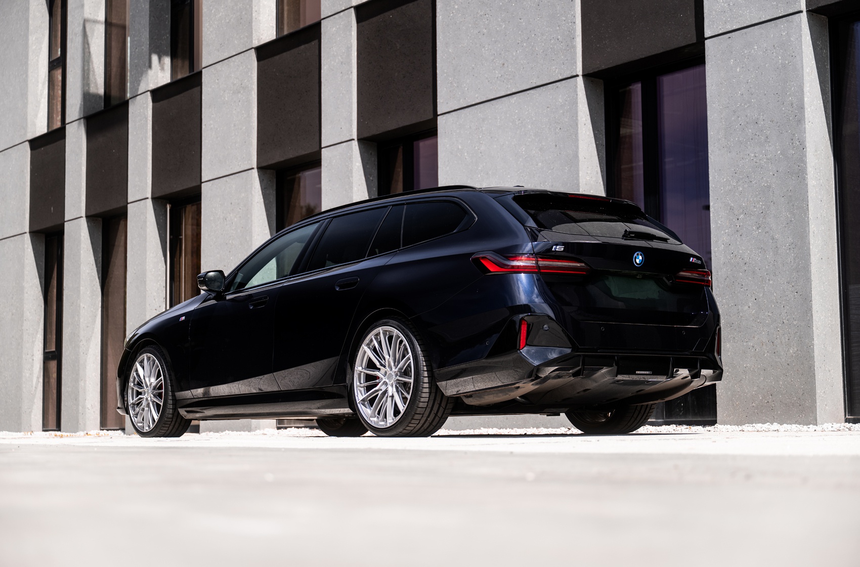 BMW i5