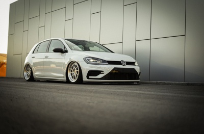 Volkswagen Golf / R / GTI