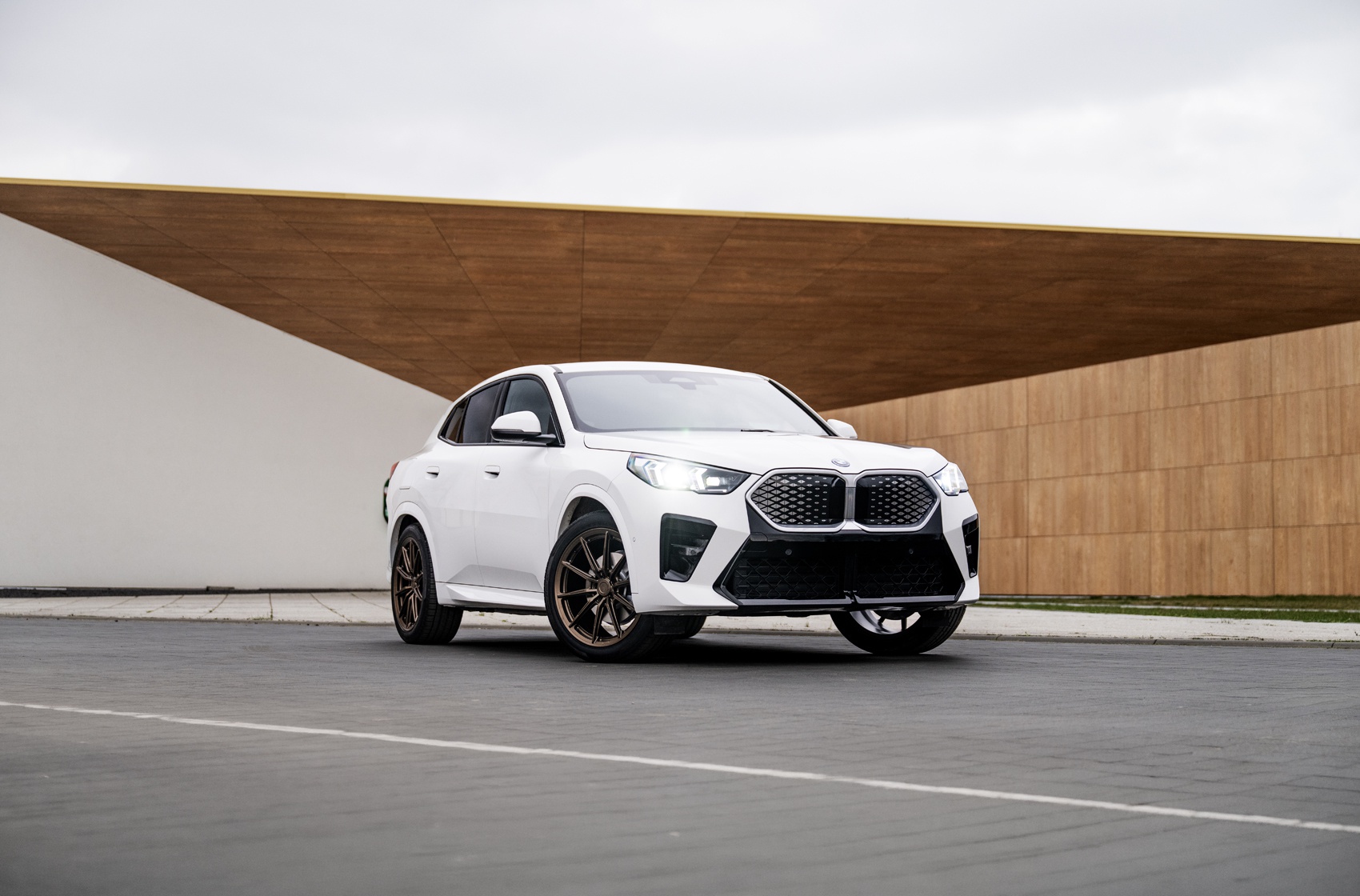 vesser-vsr2-bmw-ix2-166-01
