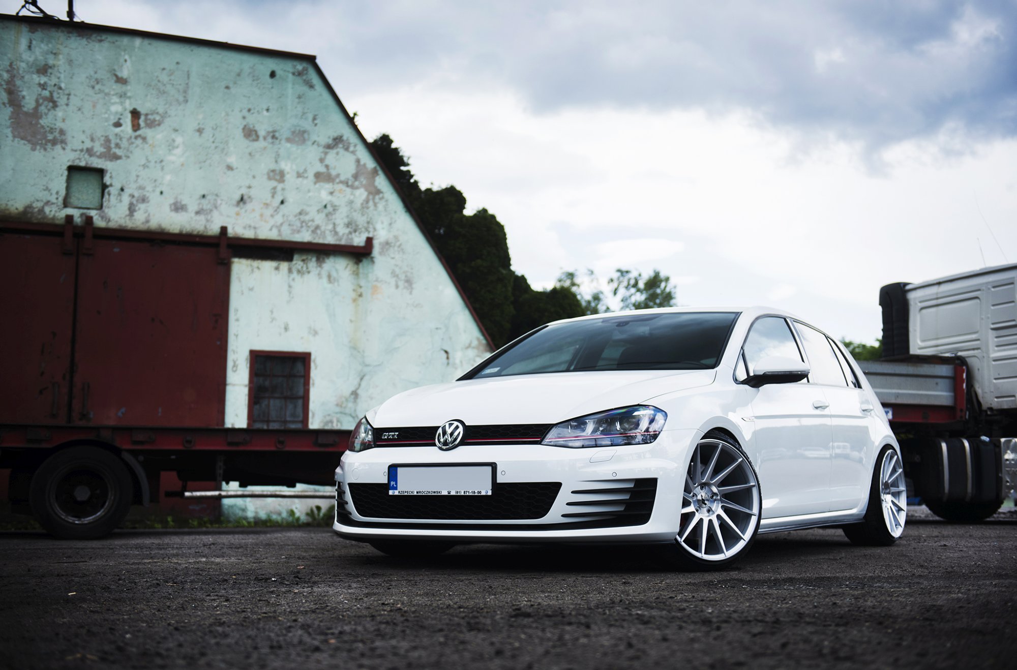 Volkswagen Golf / R / GTI