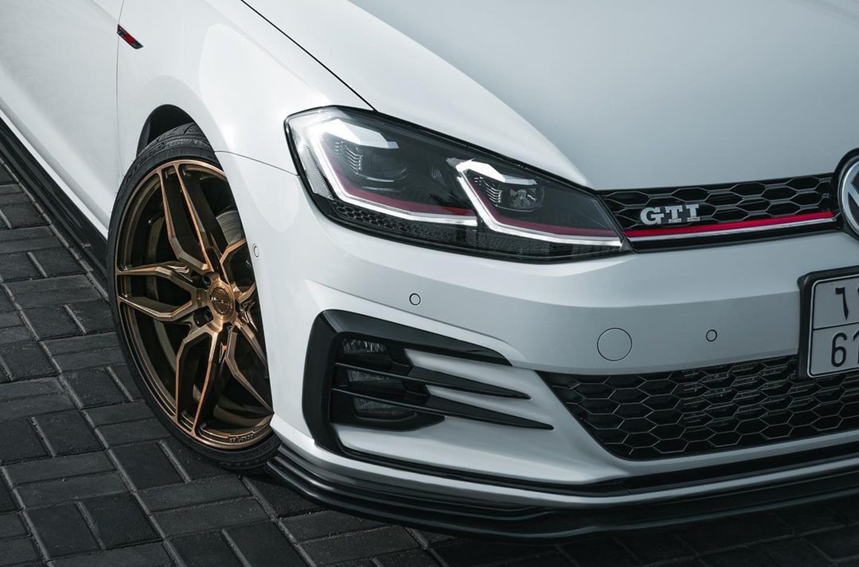 Volkswagen Golf / R / GTI