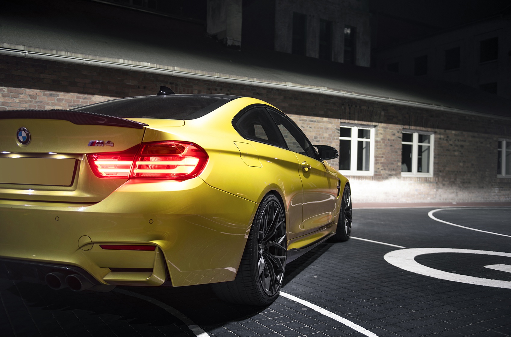 BMW 4 Series / M4