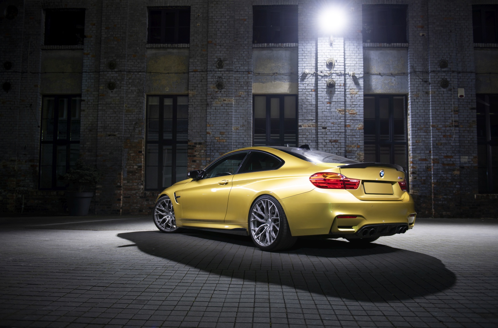 BMW 4 Series / M4