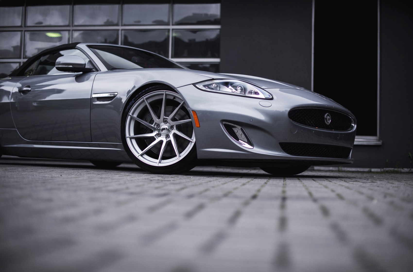 Jaguar XKR