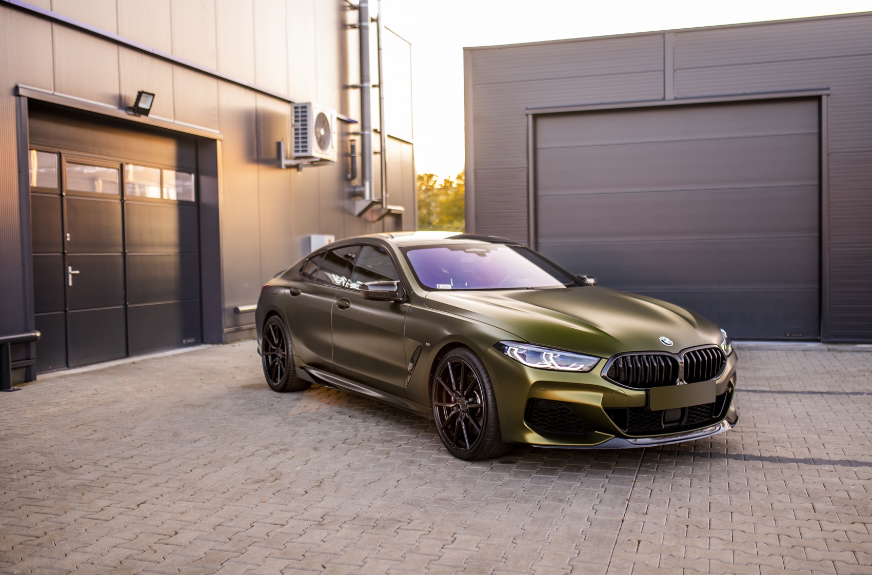 BMW 8 Series / M8