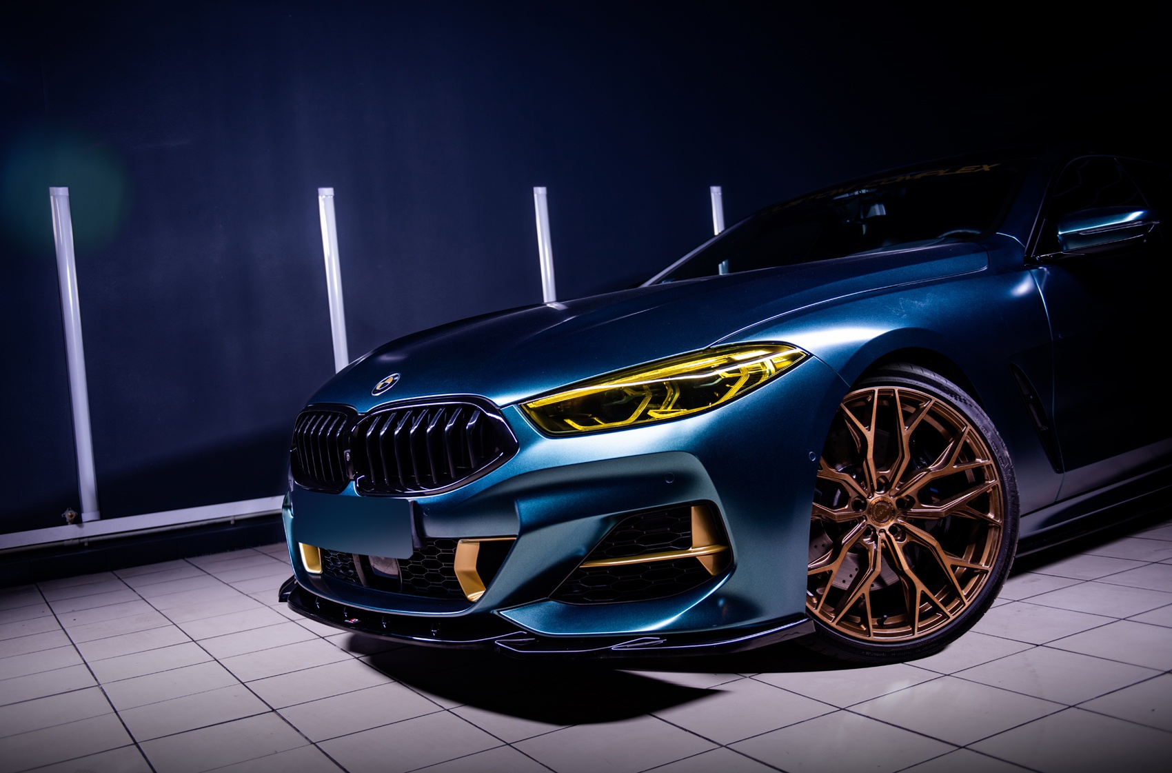BMW 8 Series / M8