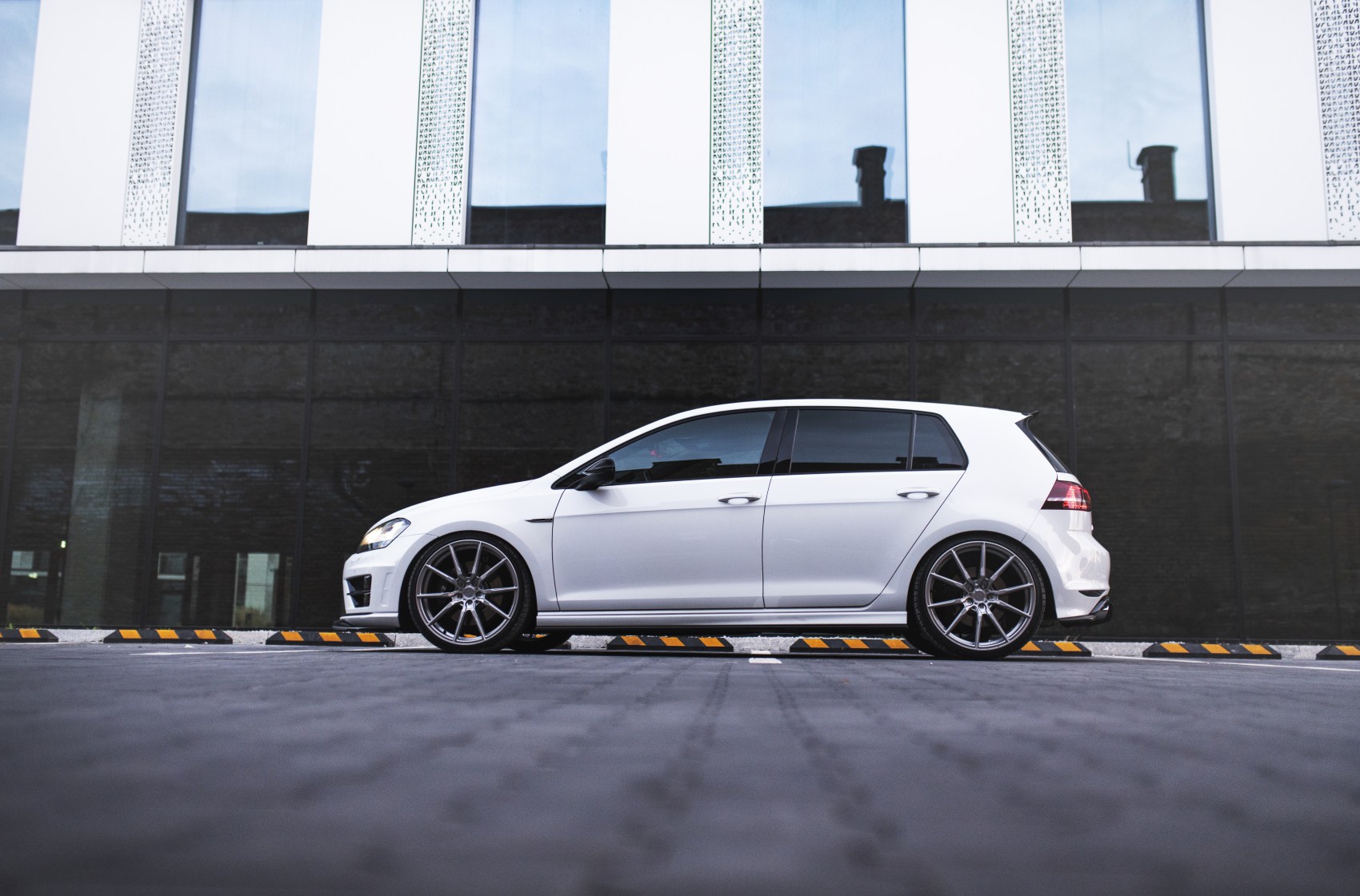 Volkswagen Golf / R / GTI