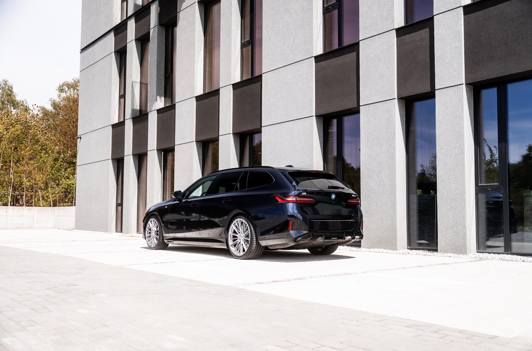 BMW i5
