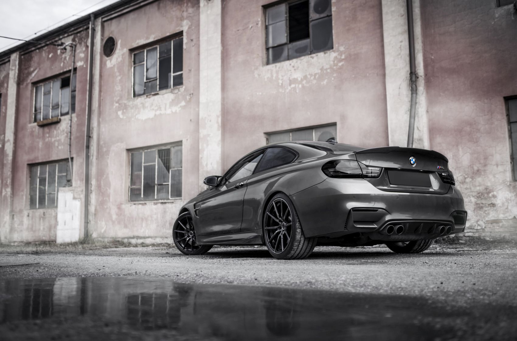 BMW 4 Series / M4