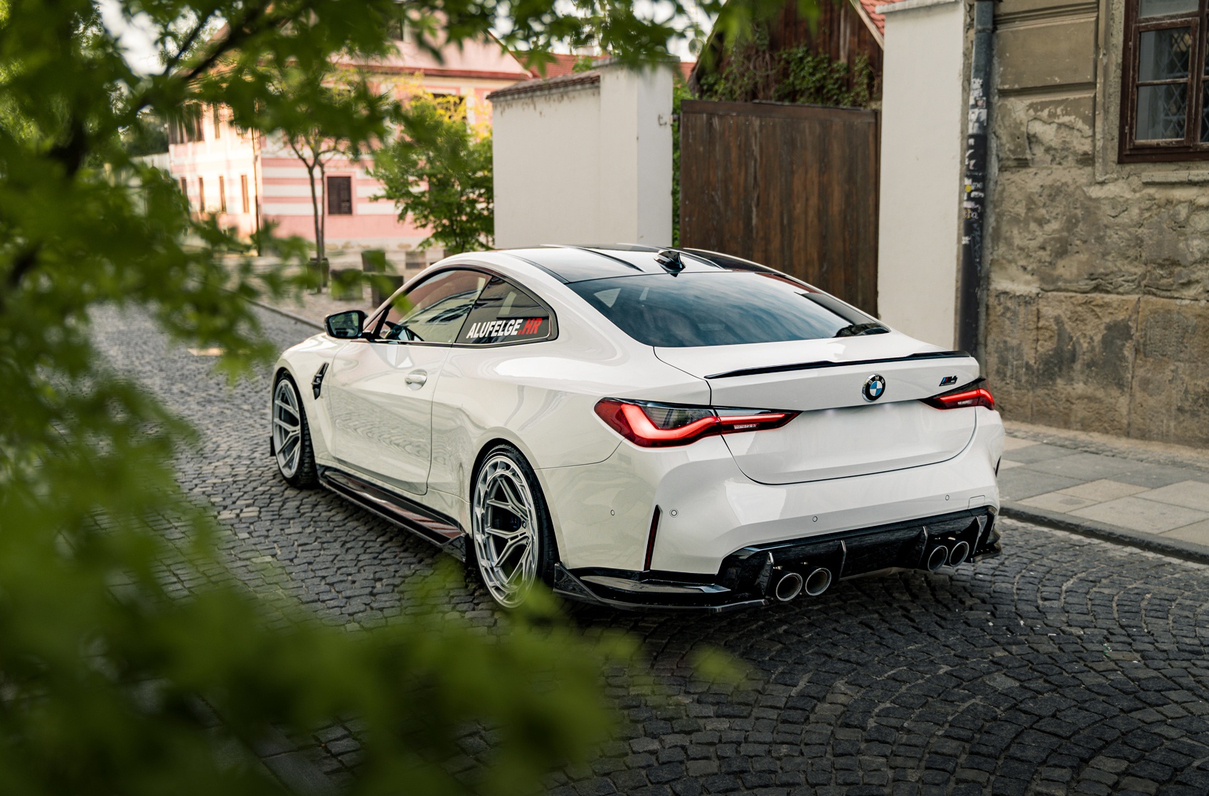 BMW 4 Series / M4