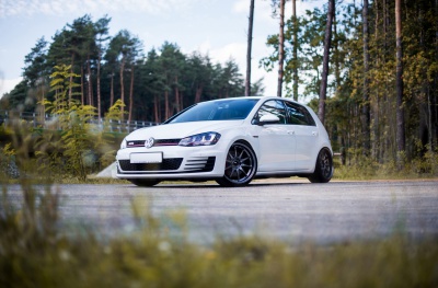Volkswagen Golf / R / GTI