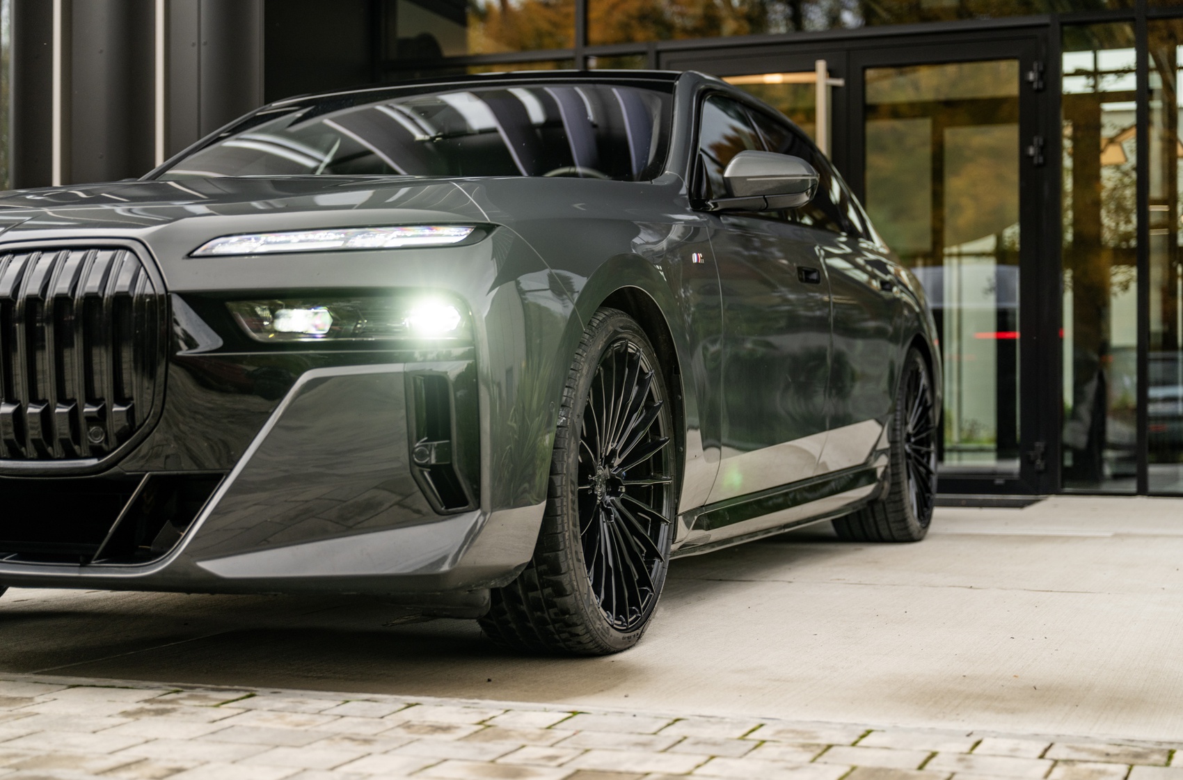 BMW i7