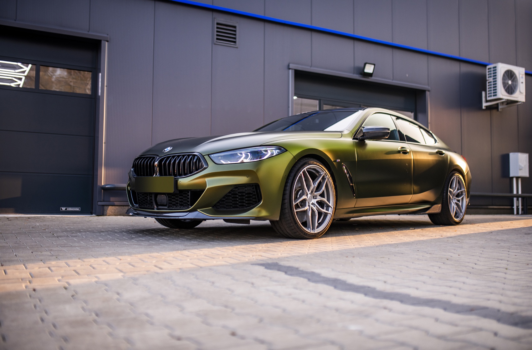 BMW 8 Series / M8