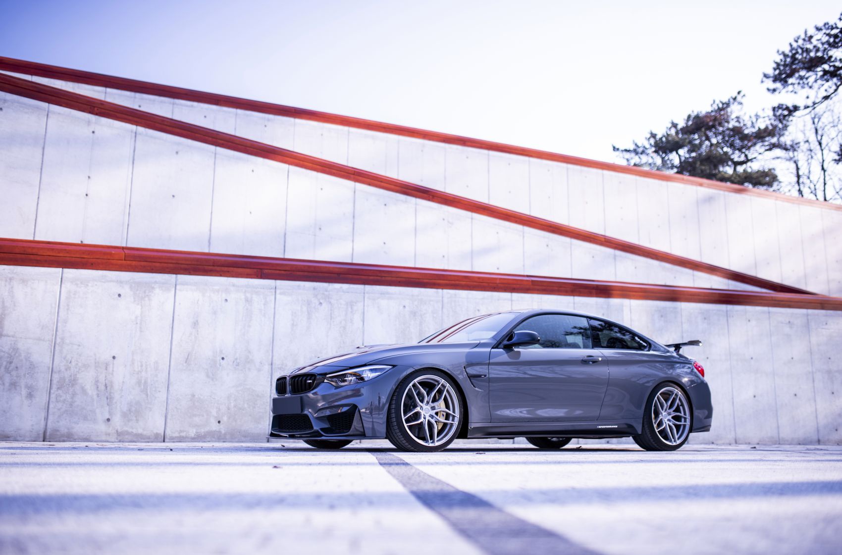 BMW 4 Series / M4