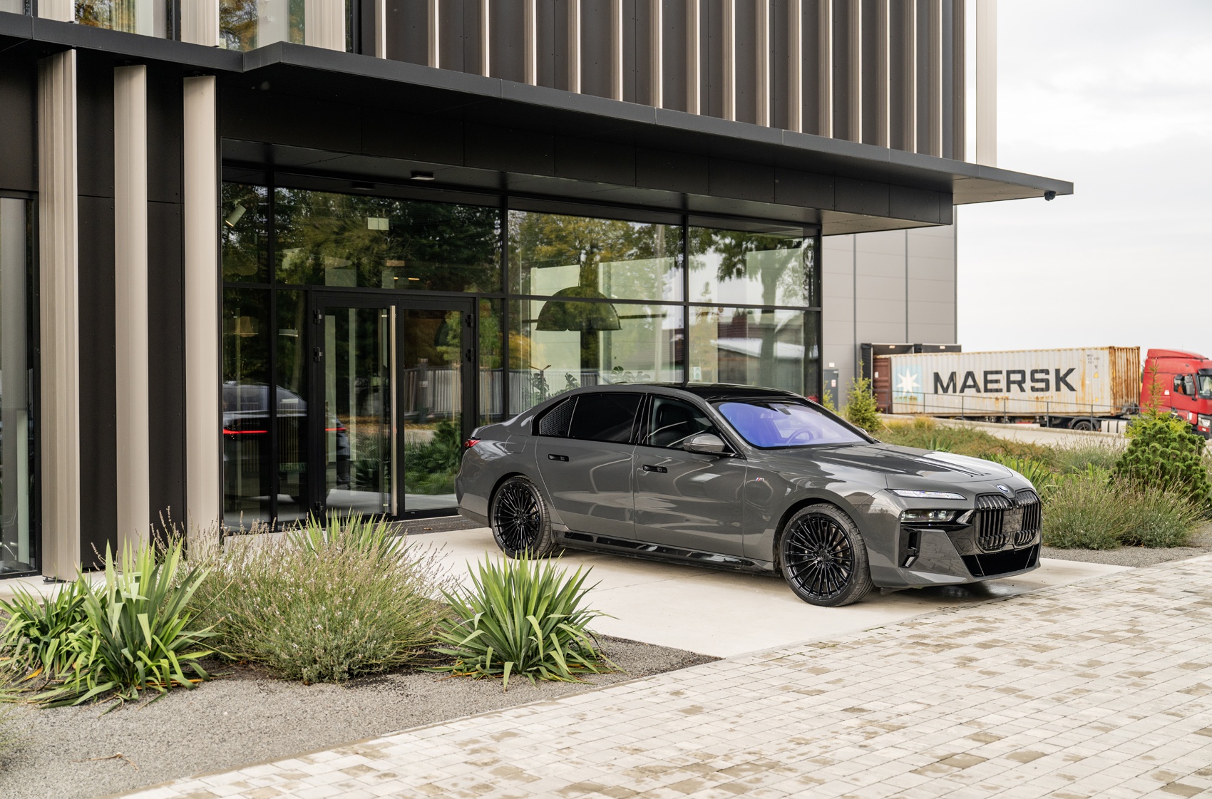 BMW i7