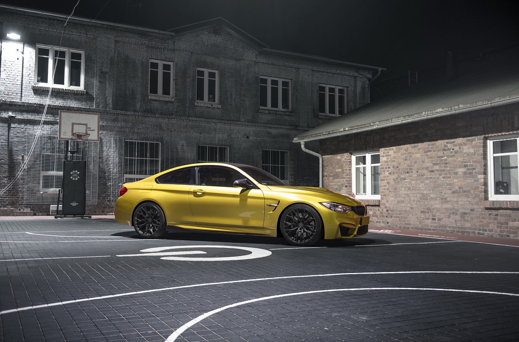 BMW 4 Series / M4