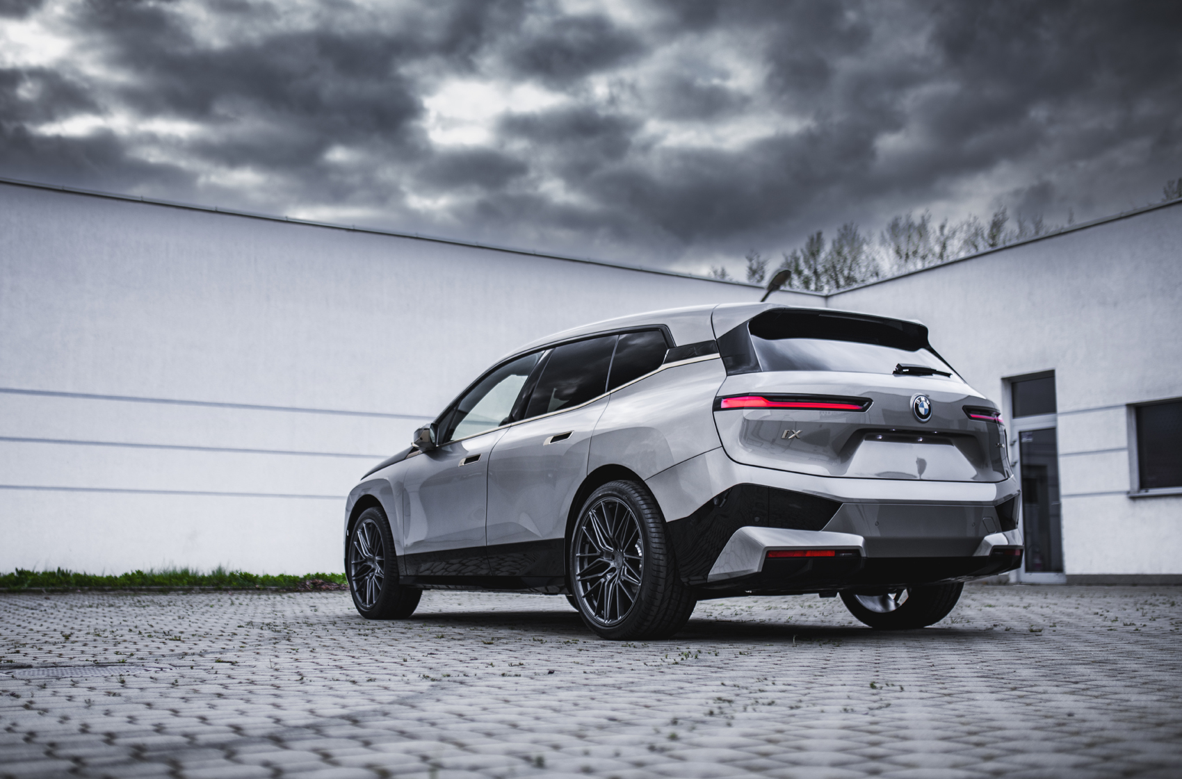 BMW IX