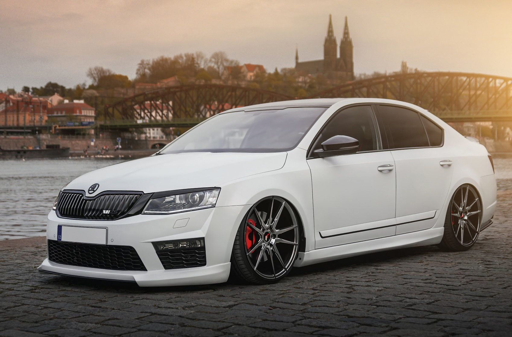 japan-racing-jr21-1125-01