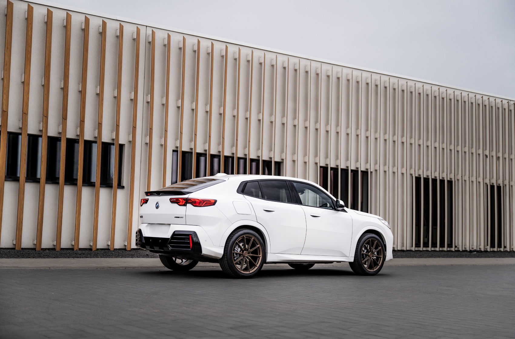 BMW ix2