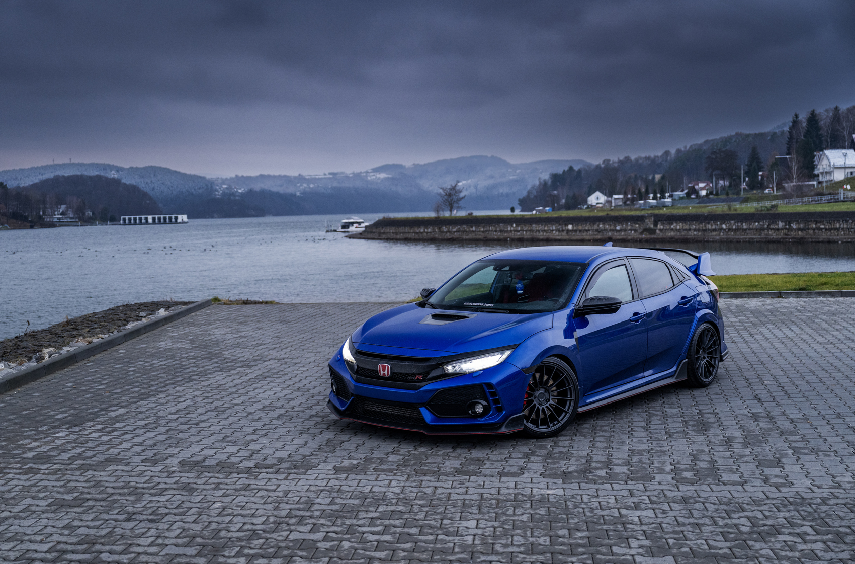 japan-racing-sl05-2235-01