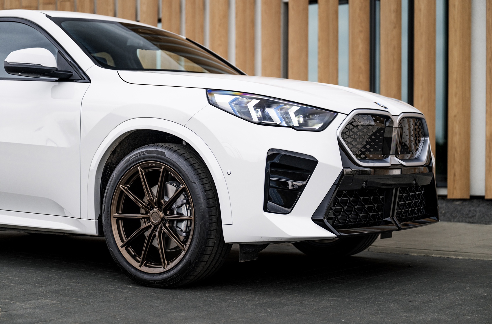 BMW ix2