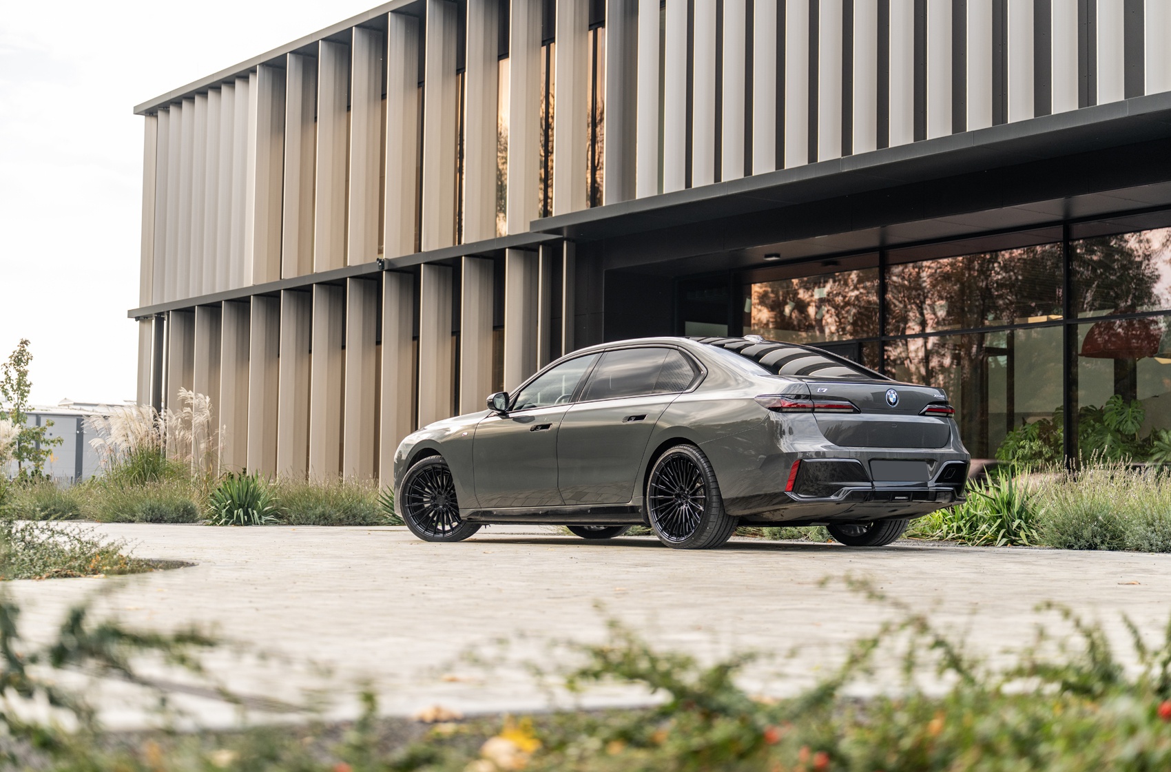 BMW i7