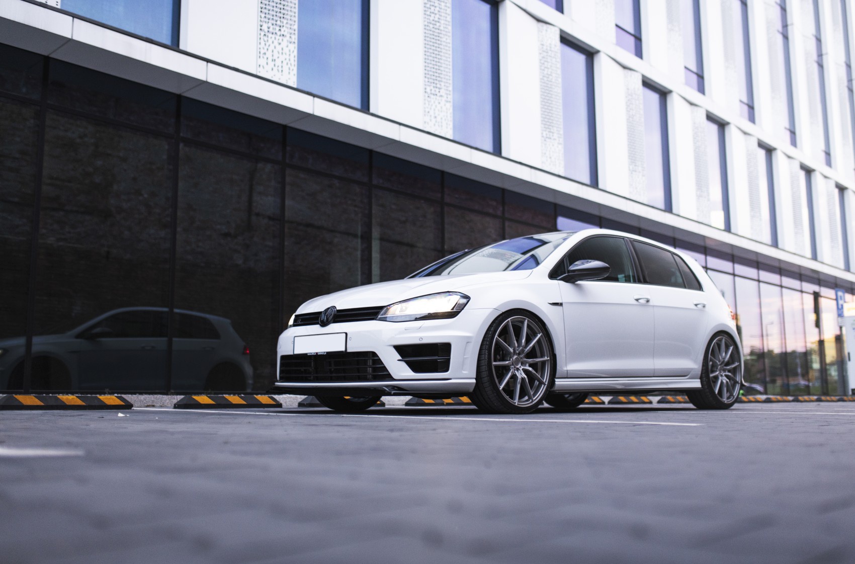 Volkswagen Golf / R / GTI