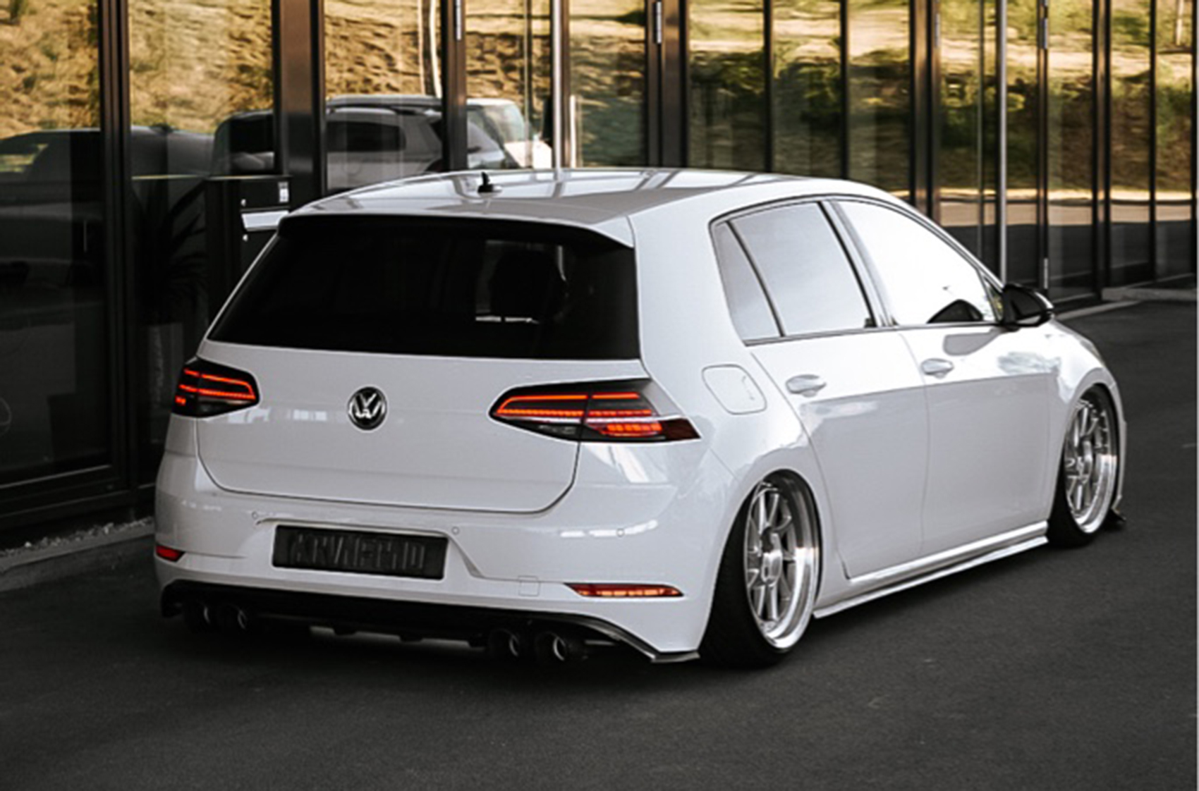 Volkswagen Golf / R / GTI