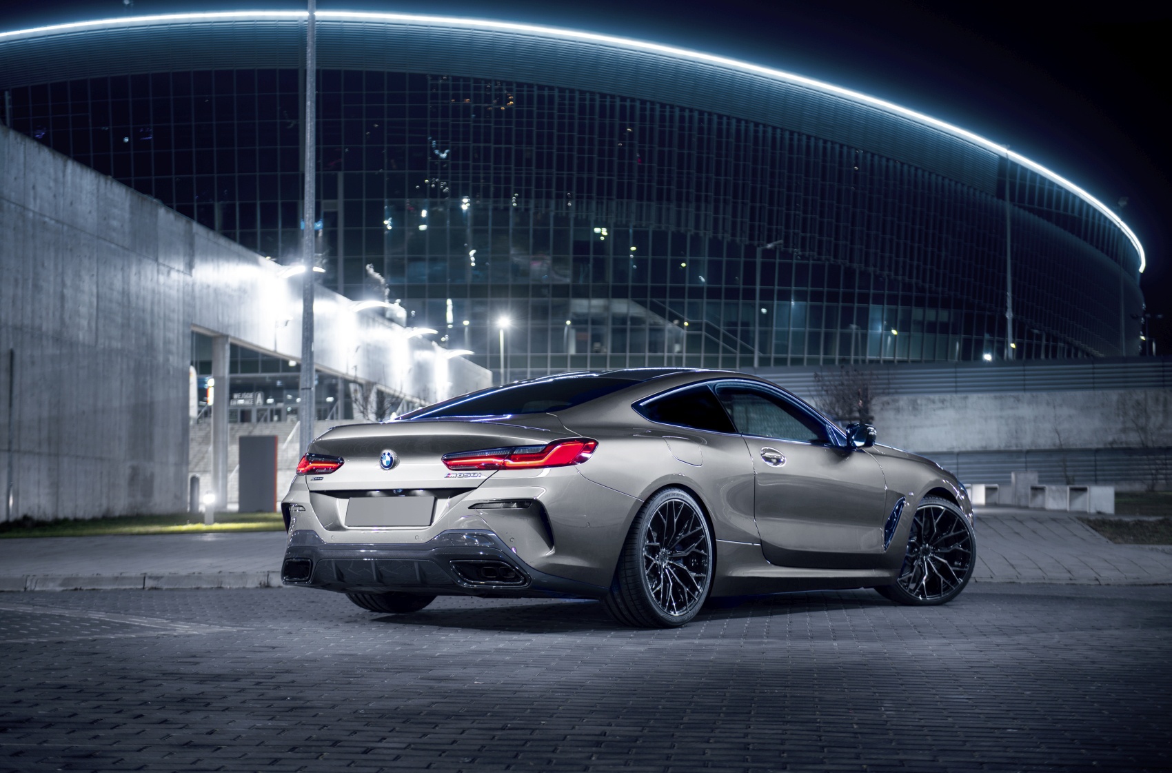 BMW 8 Series / M8