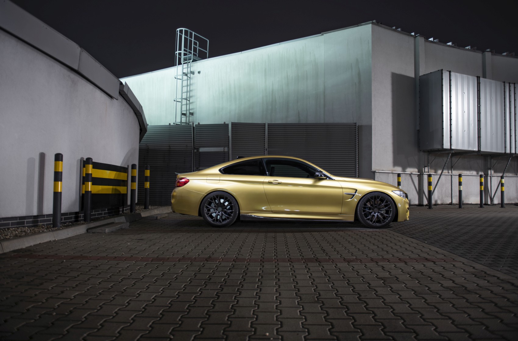 BMW 4 Series / M4