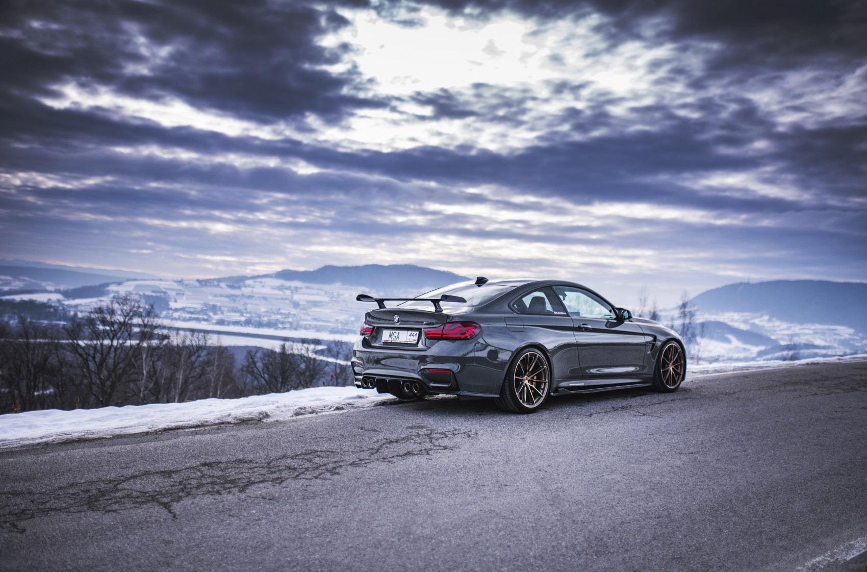 BMW 4 Series / M4