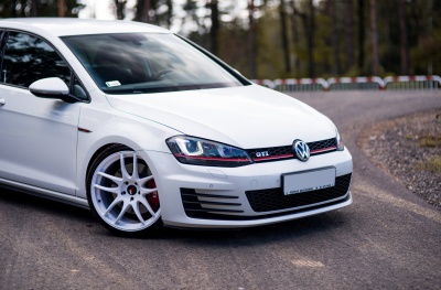 Volkswagen Golf / R / GTI