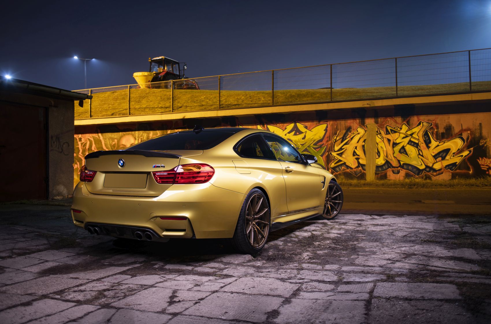BMW 4 Series / M4
